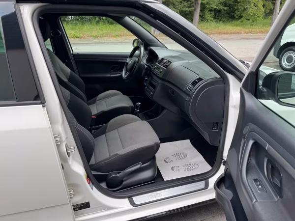Skoda Fabia 1,2 TSI "Monte Carlo"Tempomat*Sitzheizung*Garantie – Bild 4