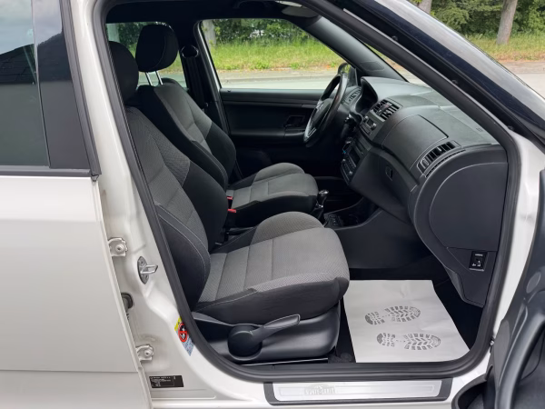 Skoda Fabia 1,2 TSI "Monte Carlo"Tempomat*Sitzheizung*Garantie – Bild 8